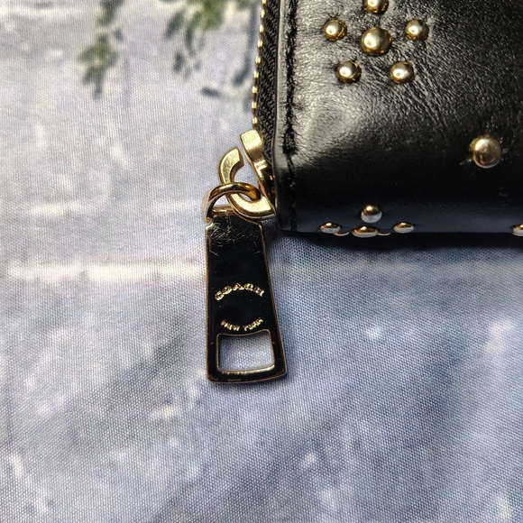 Coach New York Black Zip Around Accordion Wallet with Gold Studs - Picture 2 of 12